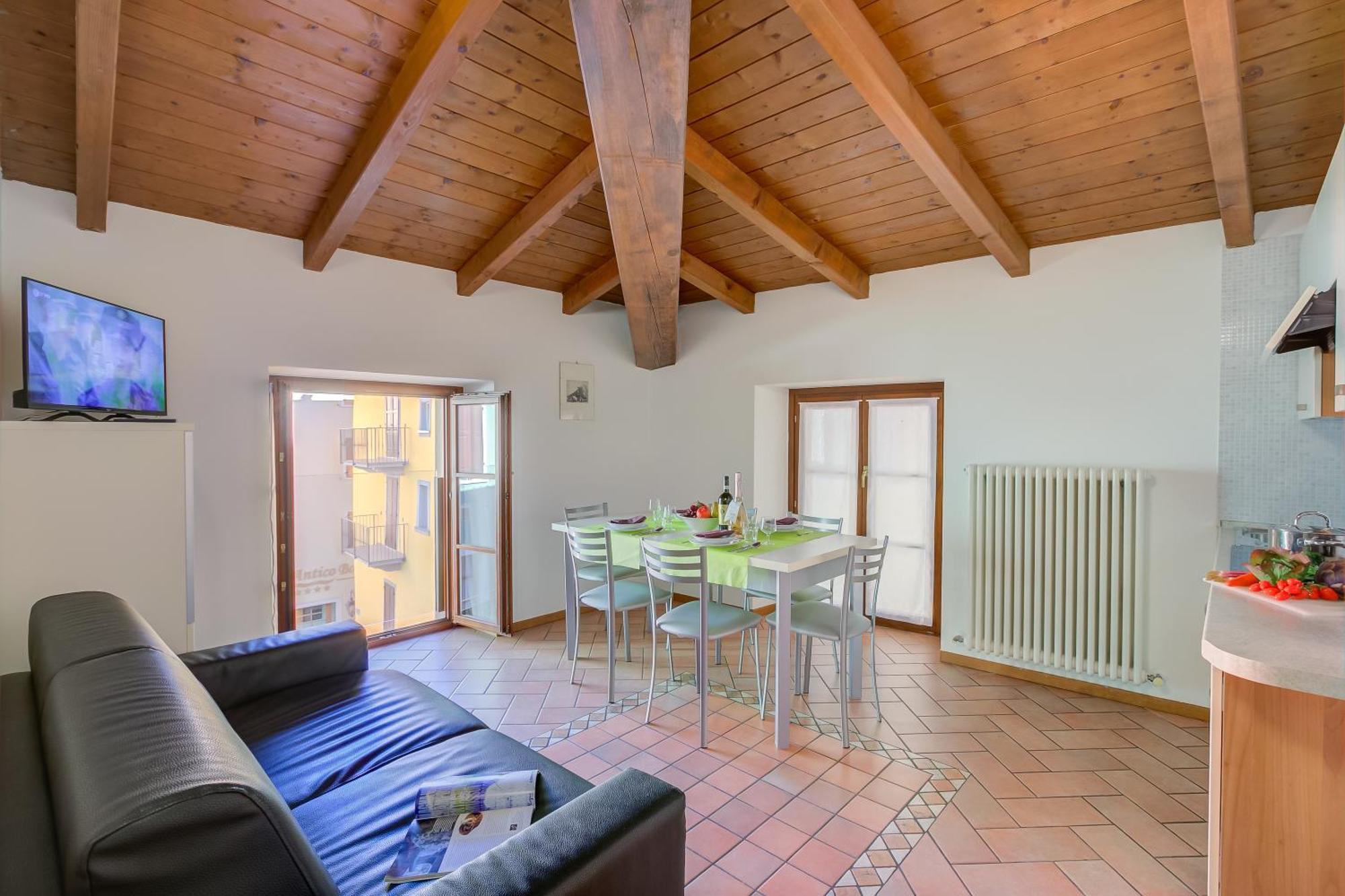 Casa Alpino Aparthotel Riva del Garda Exterior photo
